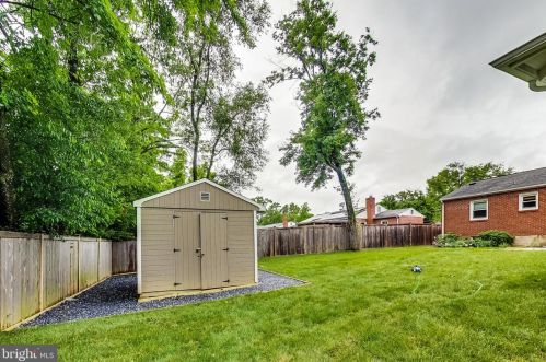 10706 Blossom Ln, Silver Spring MD 20903-1001 exterior