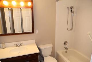 122 Lela Ln, Schaumburg IL  60193-1376 exterior