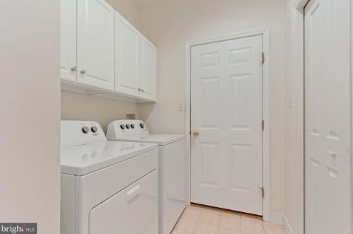 2108 Tall Oaks Ln, York PA 17403-5903 exterior