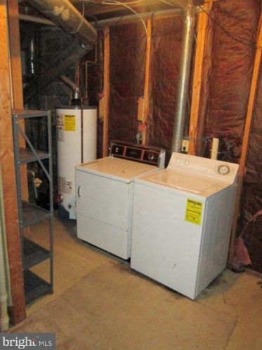 9080 Pickwick Village Ter, Silver Spring MD 20901-3882 exterior