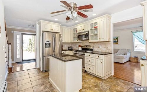 97 Roosevelt Ave, Paterson NJ  07506-0015 exterior