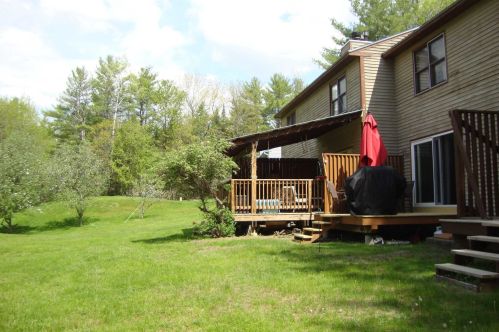 14 Chester Ln, Enfield, NH 03748-3144