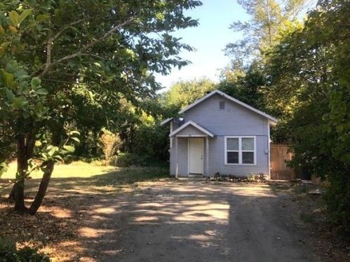 211 Gilbert Ave, Glendale, OR 97442-9664