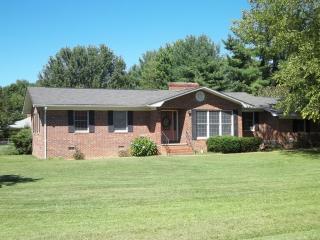 87 Silver Bluff Dr, Canton, NC 28716-6348