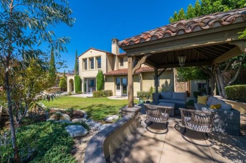 37 Blue Smt, Irvine CA  92603-0168 exterior