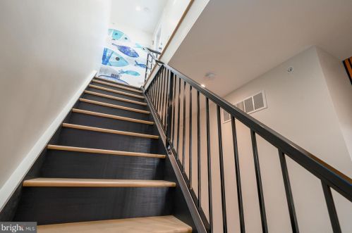 2302 Gordon St, Philadelphia PA 19132-4631 exterior