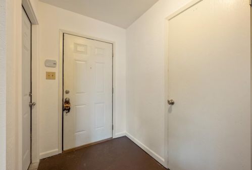 903 Cripple Creek Dr, Austin, TX 78758-5109