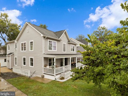 6724 Westlawn Dr, Falls Church, VA 22042-2722