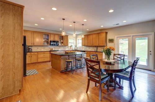 3942 Courson St, Marietta, GA 30066-8535