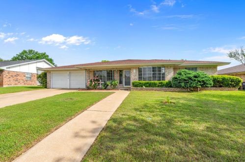 4612 Saldana Dr, Fort Worth, TX 76133-6239