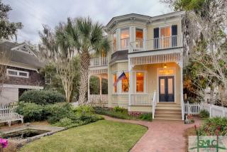 49 Bluff Dr, Savannah, GA 31406-7500