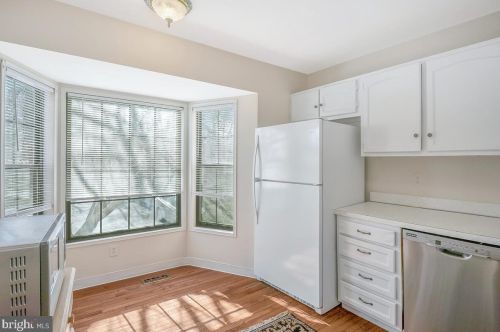 6068 Clerkenwell Ct, Springfield, VA 22015-3225