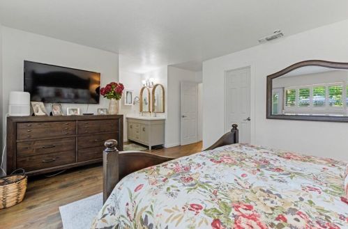 8712 Lodestone Cir, Elk Grove CA  95624-2520 exterior