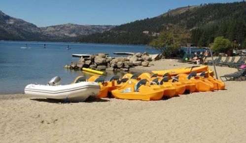 11591 Snowpeak Way, Truckee CA  96161-7093 exterior