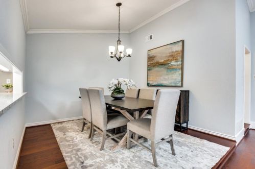 2711 Lakeview Ln, Carrollton TX exterior