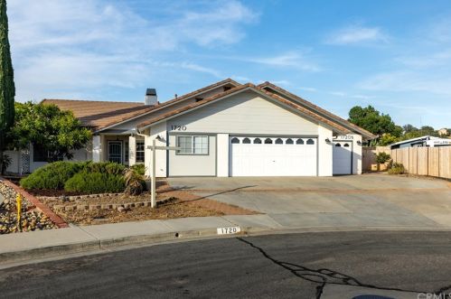 1720 Stillwater Ct, Lake Nacimiento, CA 93446-1920