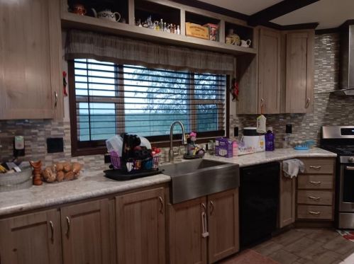 2645 Fairway Dr, Angleton TX 77515-7396 exterior