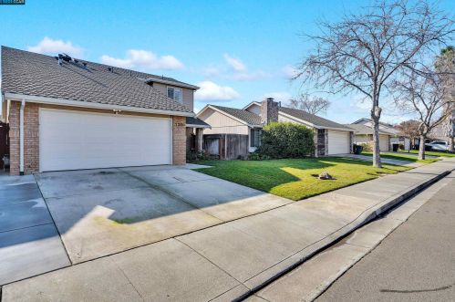 1350 Christina Dr, Tracy, CA 95376-7751
