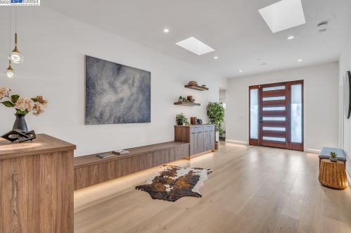 19525 Forest Ave, Hayward CA  94546-3519 exterior