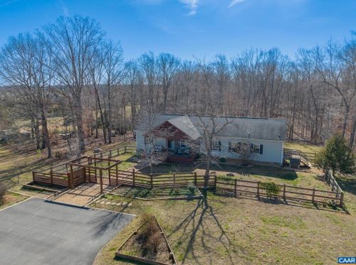 95 Bell Farms Ln, Bybee, VA 22963-5069