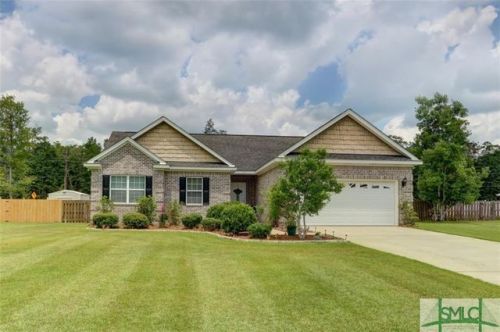 105 Harvest Dr, Stillwell, GA 31329-4228