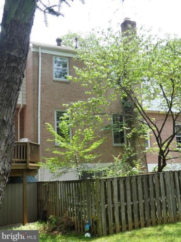5504 Conistone Ct, Springfield, VA 22015-1928