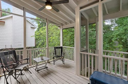 1133 Ashton Bluff Dr, Atlanta GA  30319-5399 exterior