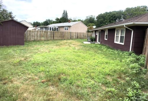21 Brandywine Cir, Piscataway NJ  08854-2704 exterior