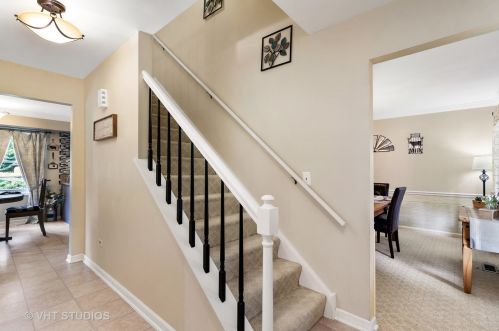 864 Burning Trl, Carol Stream IL  60188-9190 exterior