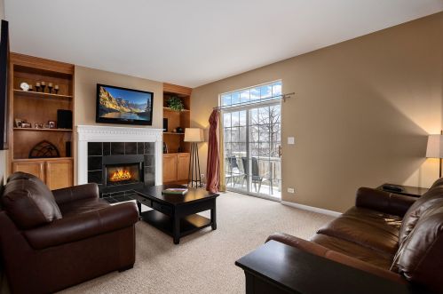 1119 Bartholdi Ct, Carol Stream, IL 60188-1305