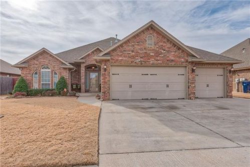 11220 38th St, Mustang, OK 73064-9697