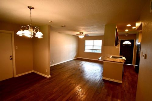 2625 Fairbrook St, Irving TX  75062-6616 exterior