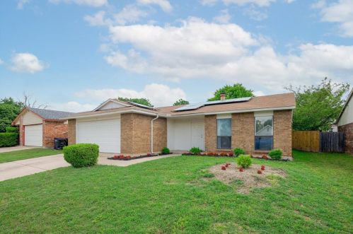 4005 Engleman St, Fort Worth TX  76137-1416 exterior