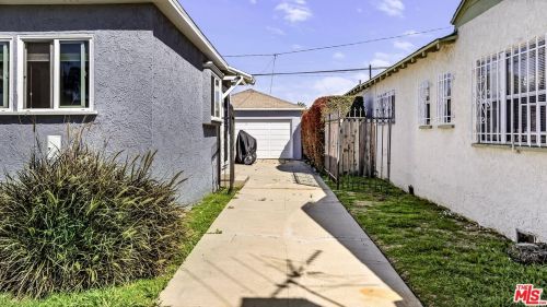 2421 80th St, Inglewood, CA 90305-1404