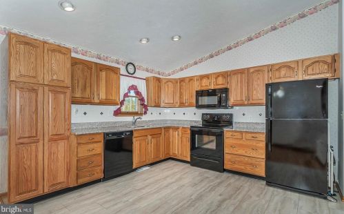 62 Lion Dr, Hanover PA  17331-3847 exterior