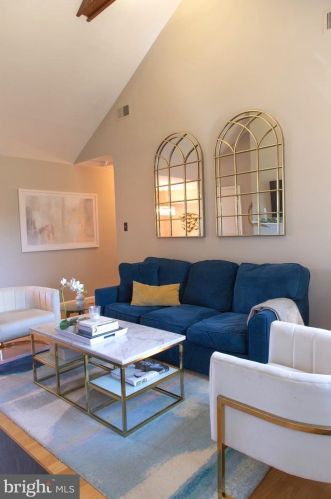 2607 Arlington Blvd, Arlington, VA 22201-1346
