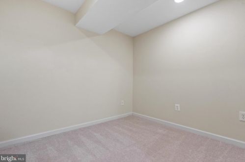 7716 Groveland Heights Ct, Springfield VA  22153-2255 exterior
