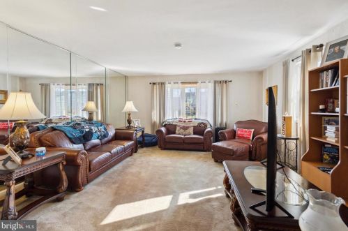 7436 Brous Ave, Philadelphia, PA 19152-4404