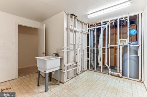 1455 Casino Cir, Silver Spring MD 20906-5911 exterior