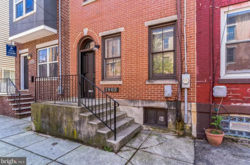 1902 Carpenter St, Philadelphia, PA 19146-2615