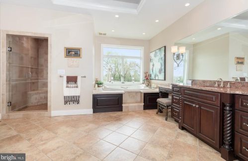 253 Bonnybrook Rd, Carlisle PA 17013-4214 exterior