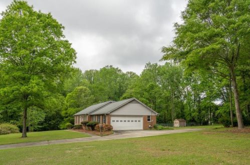 2189 Eastwood Dr, Lithonia GA  30078-2671 exterior