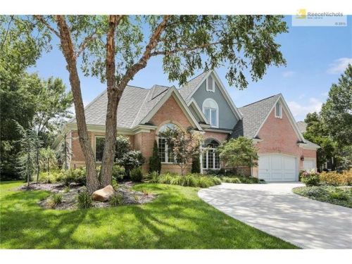 4981 131st Pl, Shawnee Mission, KS 66209-3454