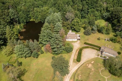 63 North St, Huntington, CT 06484-1970