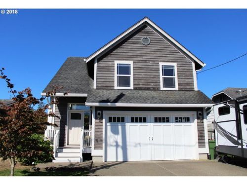 41 Birch Ave, Warrenton, OR 97146-9647