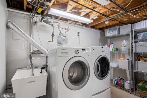 8811 Kenilworth Dr, Springfield VA  22151-1103 exterior