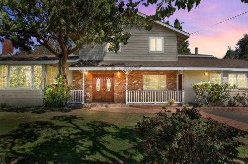 11042 Valley Lights Dr, El Cajon, CA 92020-8153