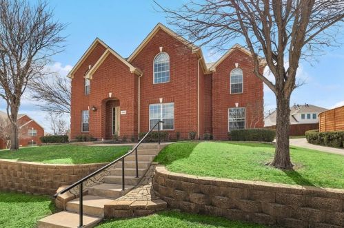 1000 Highfield Trl, Irving TX  75063-4499 exterior