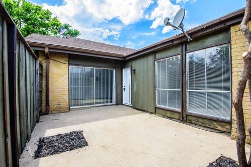 4616 Country Creek Dr, Dallas TX  75236-1208 exterior