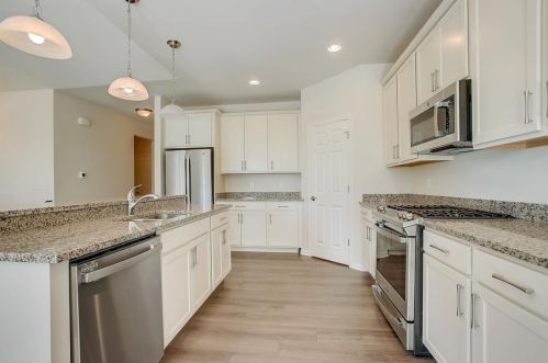 120 Reston Ct, Sycamore IL  60178-3000 exterior